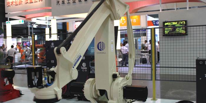 Progettazione e lavorazione di un braccio in fibra di carbonio