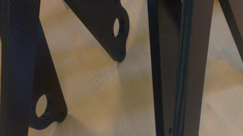 Pinza manipolatrice per macchina da imballo